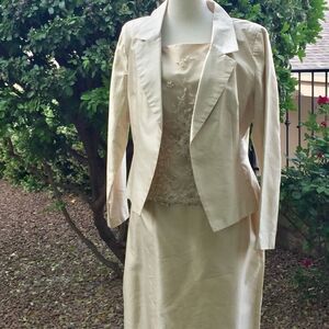 Caviar 3 pieces Dress Ivory Gold 10‎